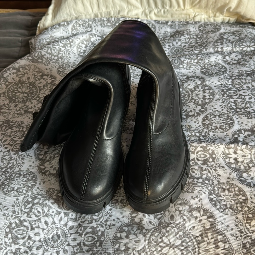 Black chunky heels knee boots very stretchy worn 1 time  EUC
